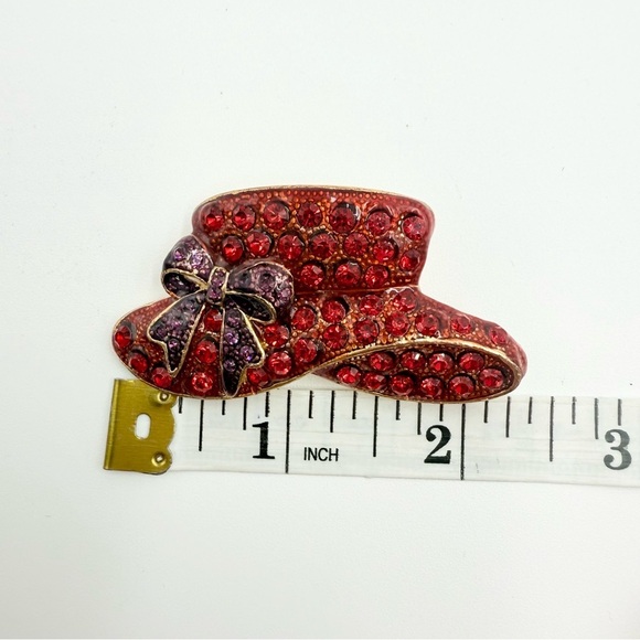 Vintage Red Hat Society Enamel Rhinestone Figural Pin Brooch Pendant - Picture 5 of 5